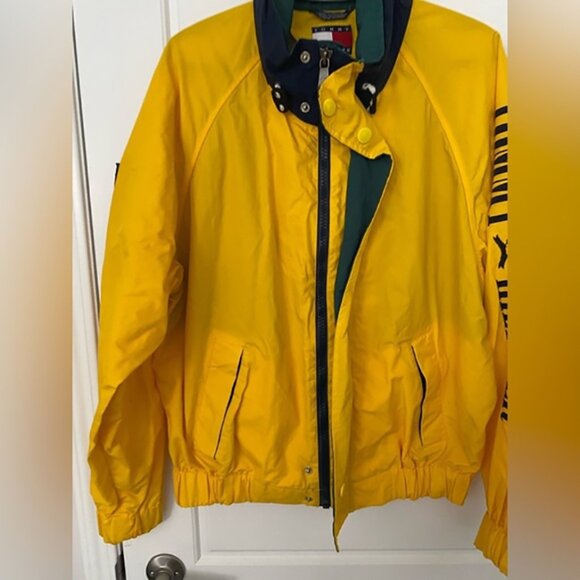 TOMMY HILFIGER VINTAGE Yellow Full Zip Hooded Windbreaker/Rain Coat in M…